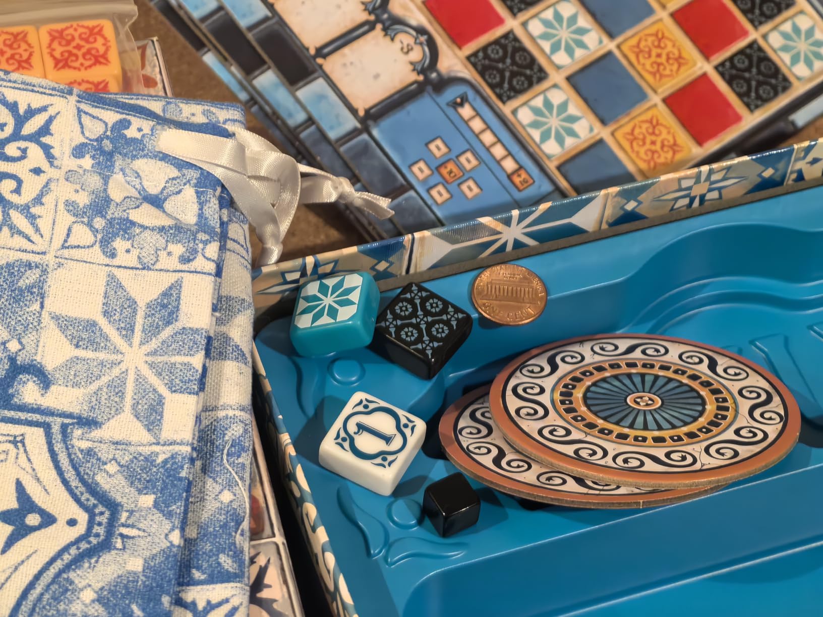 Asmodee Azul Board Game - Mosaic Pattern Placement & Beautiful Art, Award-Winning Strategy for Adults & Families, 2-4 Players Ages 8+, 30-45 Minute Playtime customer photo 2