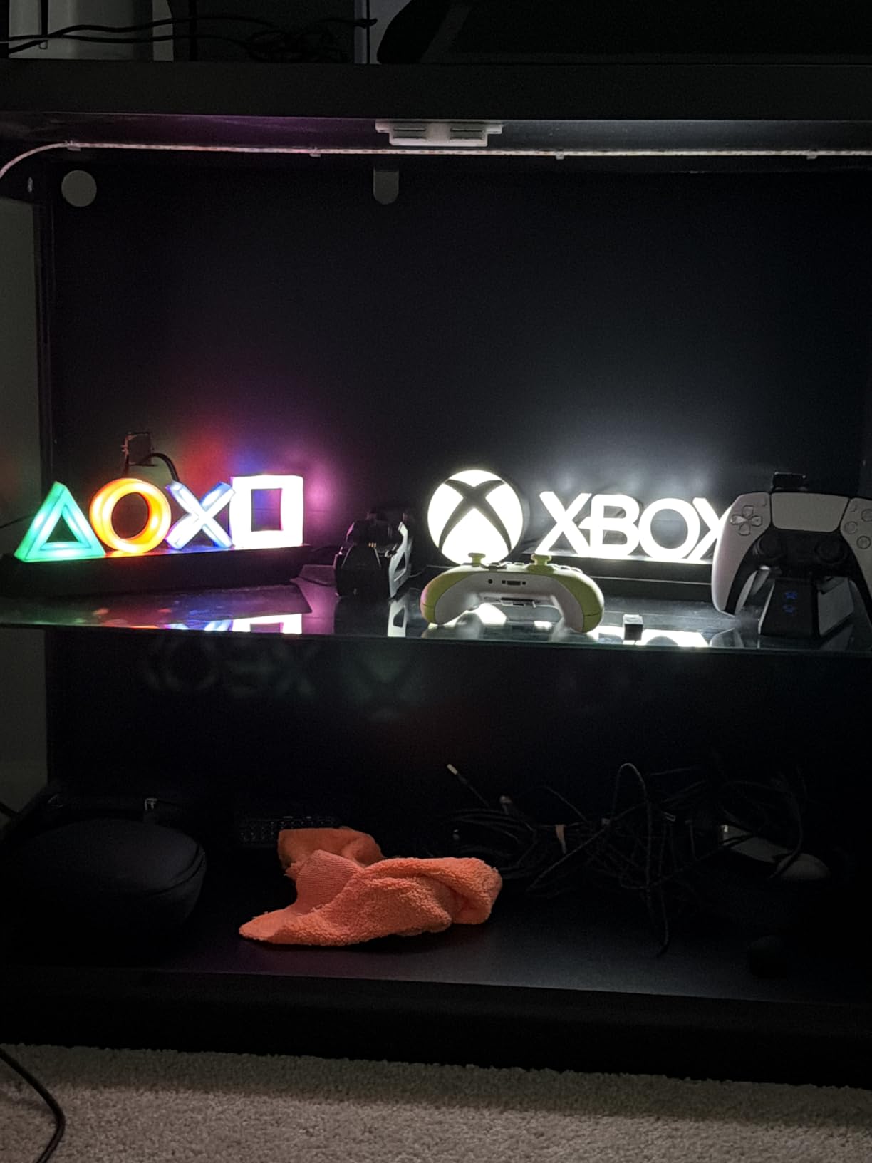 Paladone Playstation Controller Icons Light with 3 Light Modes - Sound Reactive, Dynamic Phasing, and Standard Mode customer photo 1
