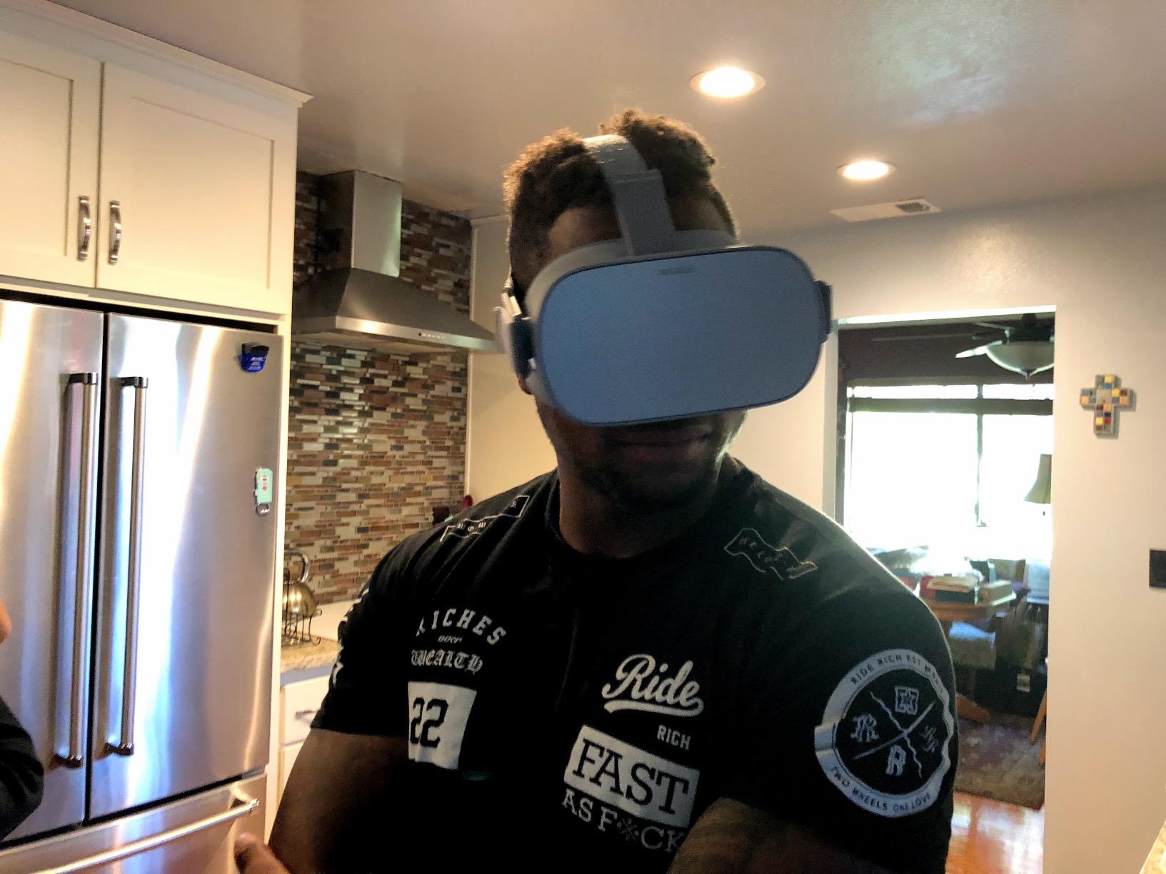 Oculus Go Standalone Virtual Reality Headset - 64GB customer photo 2