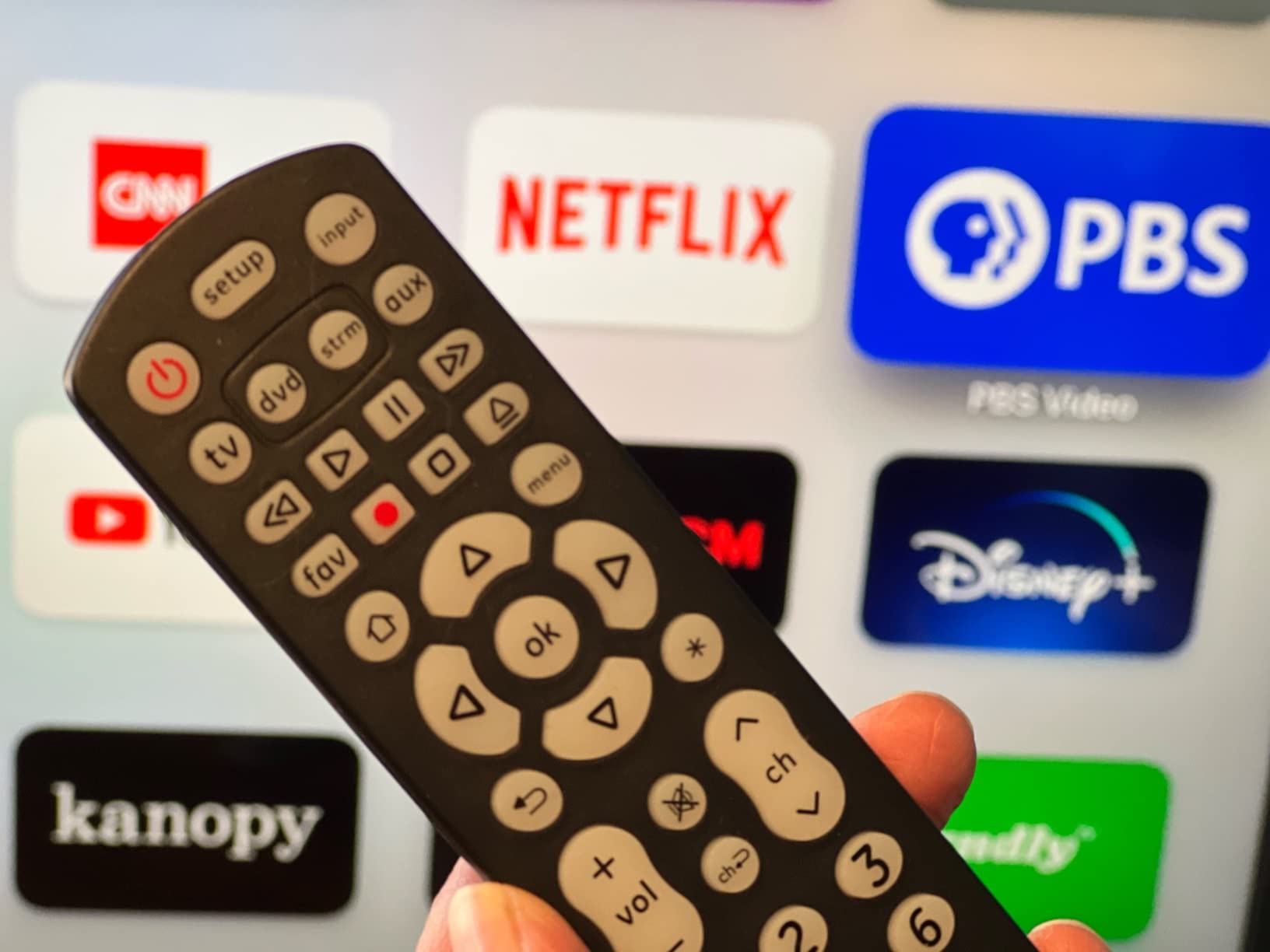 GE Backlit Buttons Universal Remote Control, Samsung TV Remote Control Replacement - 4-Device, Black, 40081 customer photo 1