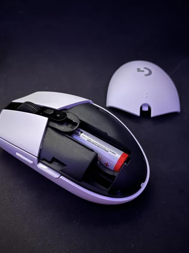 Logitech G305 Lightspeed Wireless Gaming Mouse - Black customer photo 2
