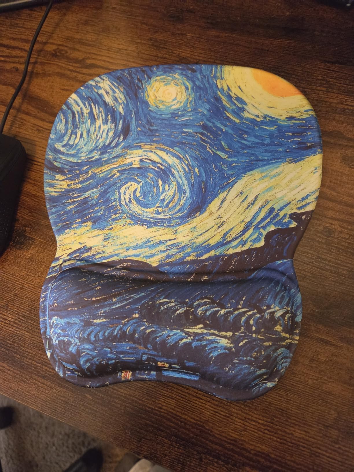 MROCO Ergonomic Mouse Pad with Gel Wrist Rest, 9.4 x 8.1 in, Black | Ergonomic Shape Design for Pain Relief, Cooling Feel Gel Cushioning for Wrist Comfort, Smooth Lycra Surface, Non-Slip PU Base customer photo 1
