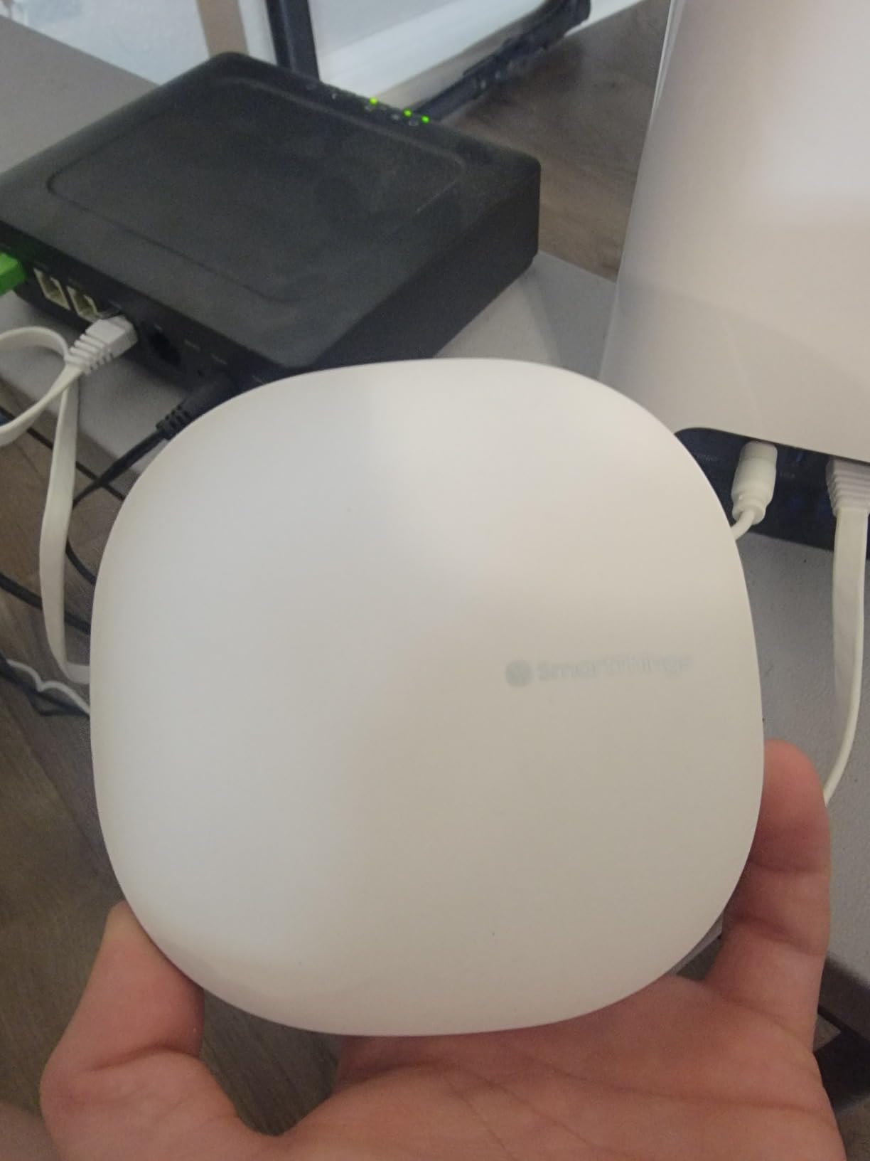 SmartThings Hub 3rd Generation [GP-U999SJVLGDA] Smart Home Automation Hub Home Monitoring Smart Devices - Alexa Google Home Compatible - Zigbee, Z-Wave, Cloud to Cloud Protocols – White customer photo 1