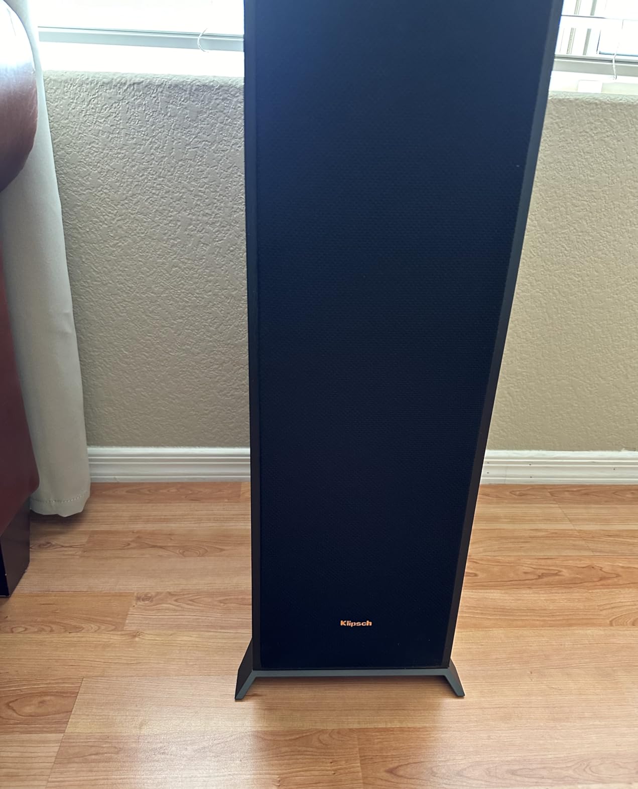 Klipsch R-610F Floorstanding Speaker, Black | Home audio and home theater with 1-inch aluminum tweeter, 6.5-inch copper woofer and 5-year warranty customer photo 1