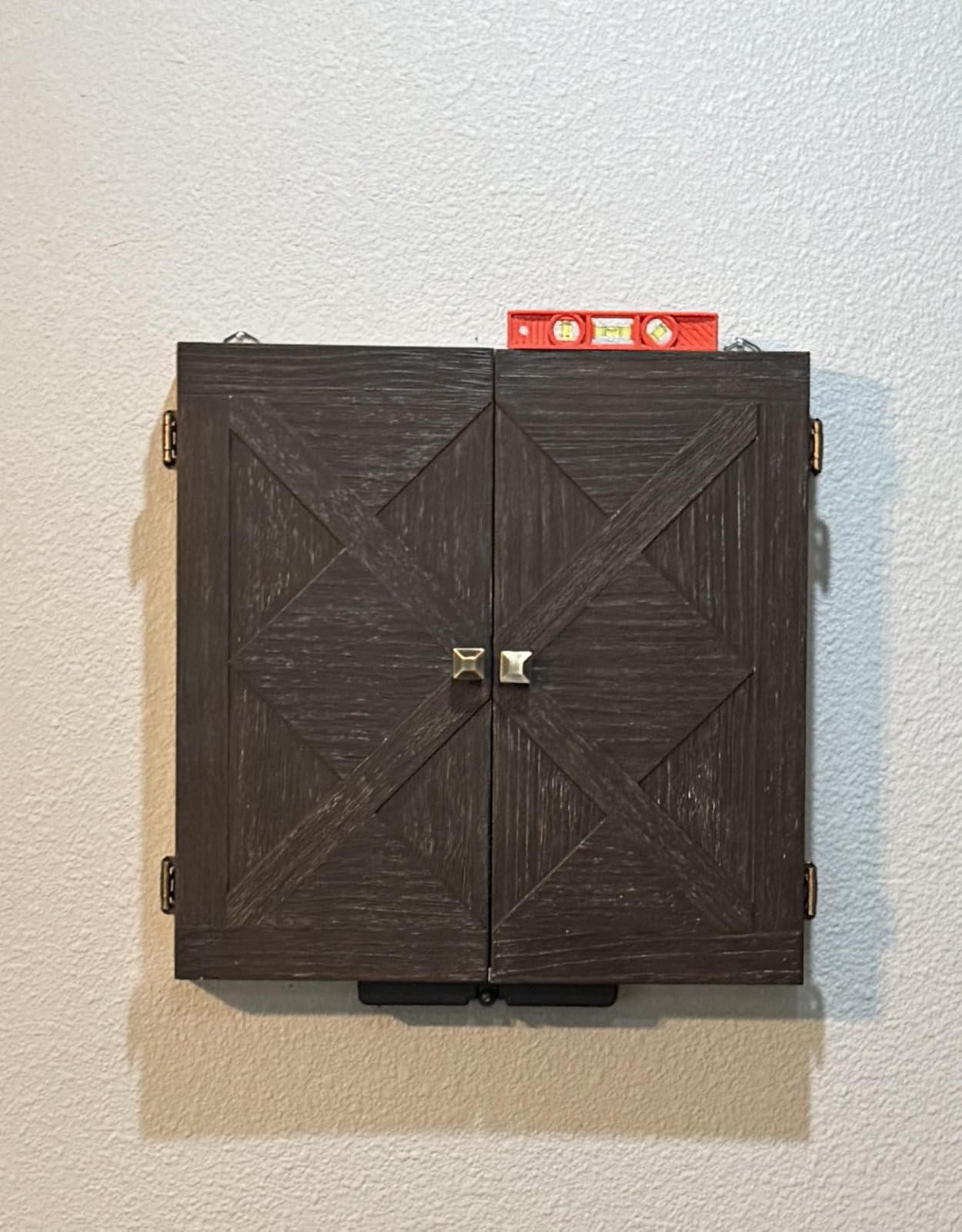Barrington Bellevue Bristle Dartboard, Cabinet Style, Pre-Assembled customer photo 1