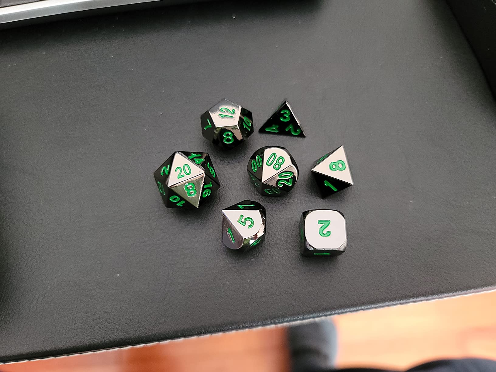 SIQUK 7 Pcs Metal Polyhedral Dice DND Dice Set with Metal Case customer photo 2
