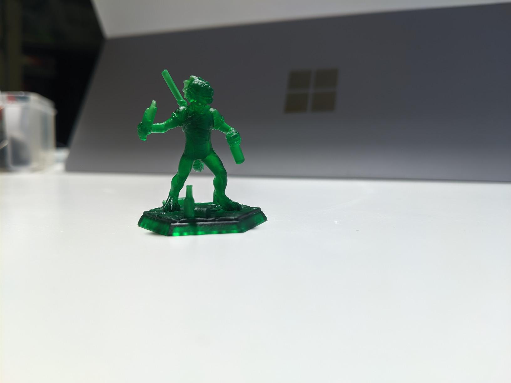 ANYCUBIC 3D Printer Resin, 405nm SLA UV-Curing Resin with High Precision and Quick Curing & Excellent Fluidity for LCD 3D Printing (Grey, 1kg) customer photo 1