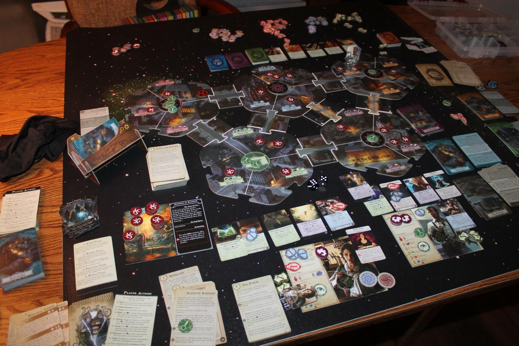 Fantasy Flight Games FFGAHB01 Arkham Horror Third Edition, Multicolor customer photo 2