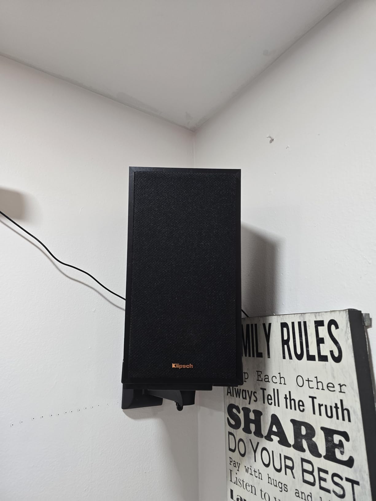 Klipsch R-51M Bookshelf Speaker (Pair), Black customer photo 2