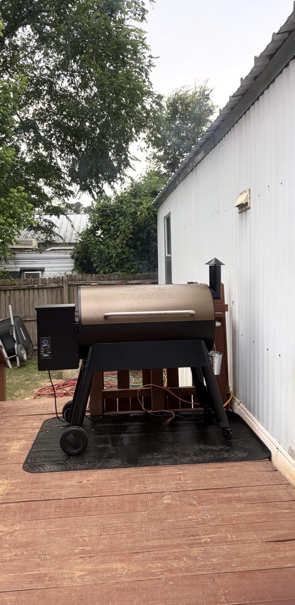 Traeger Pro 34 Wood Pellet Grill & Smoker, 884 Sq In, WiFi | 450°F max temp, meat probe included, 6-in-1 BBQ versatility - grill, smoke, bake, roast, braise & BBQ customer photo 1