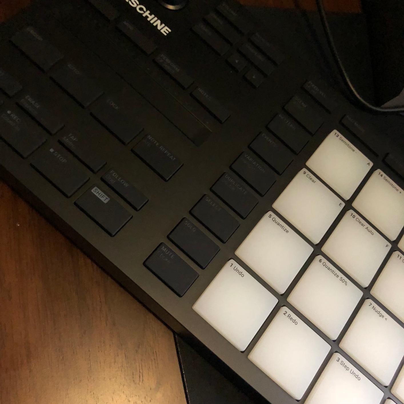 Native Instruments Maschine Mikro Mk3 Drum Controller customer photo 1
