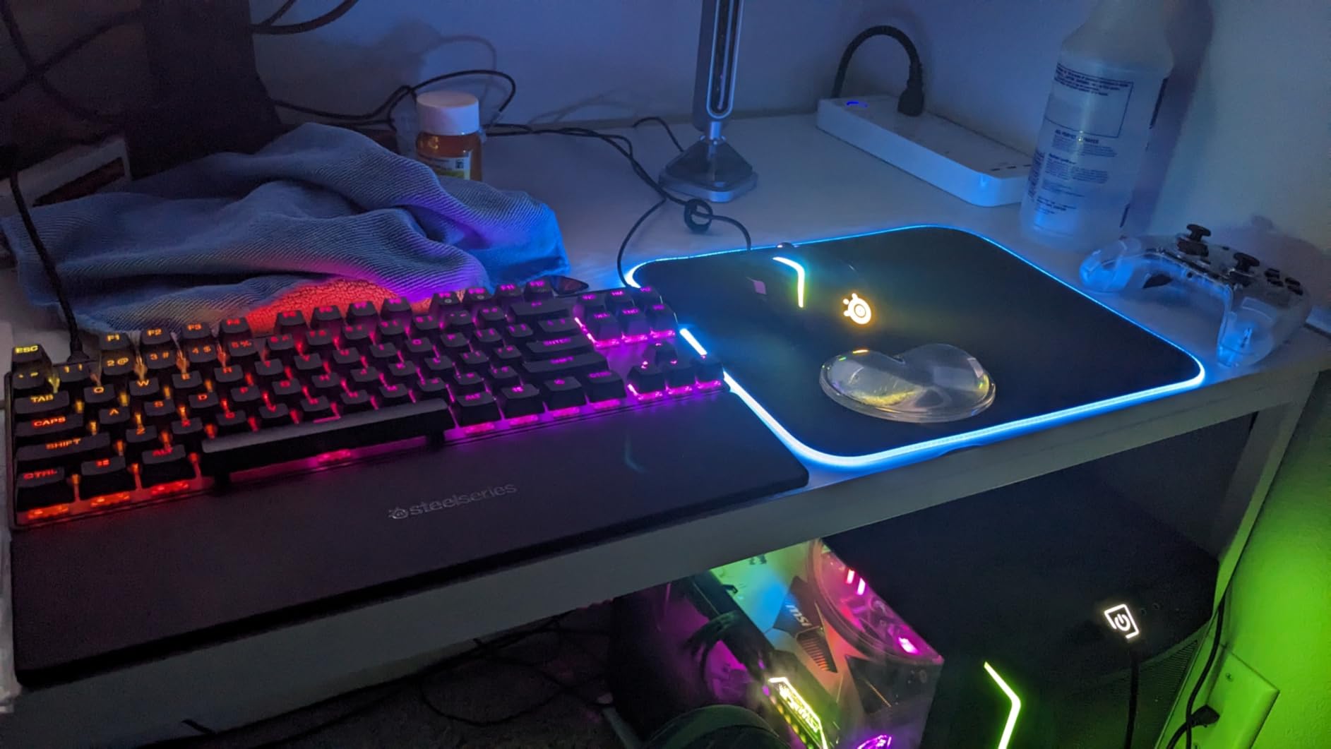 SteelSeries QcK Gaming Mouse Pad - Medium RGB Prism Cloth customer photo 1