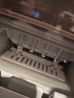 Frigidaire 26 Lbs per Day Portable Compact Maker, Ice Making Machine, Stainless, Medium customer photo 2