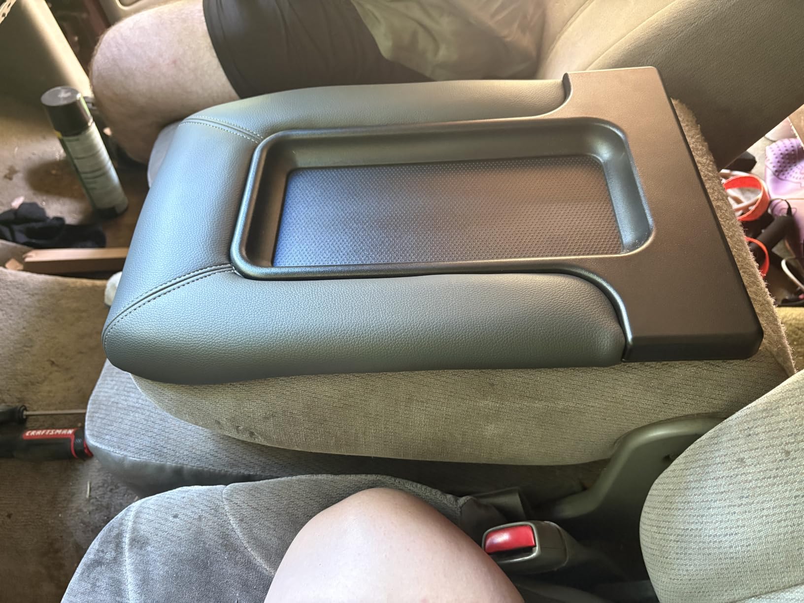 EcoAuto Center Console Lid Replacement Kit for 99-07 Silverado, Avalanche, Suburban, Sierra, Yukon - Replaces OEM 19127364, 19127365, 19127366 (Dark Gray) customer photo 2