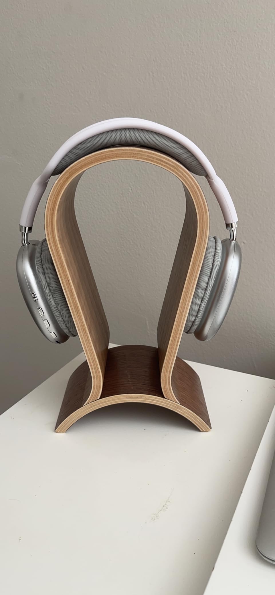 Headphone Stand Wood, Headset Stand for Desk, Walnut Gaming Headphone Holder Compatible for Sennheiser, Bose, Beats, Razer, AKG, Airpod Max, HyperX, Sony PS4 et. customer photo 2