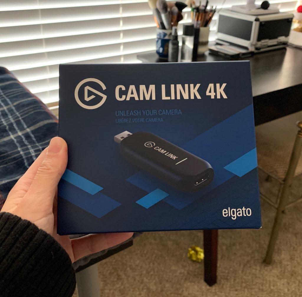 Elgato Cam Link 4K Capture Card for DSLR, Camcorder, Action Cam | HDMI to USB 3.0, Stream in 1080p60 or 4K30/60, Ultra-low latency, Works with OBS, Zoom, Discord, PC/Mac/iPad compatible customer photo 1