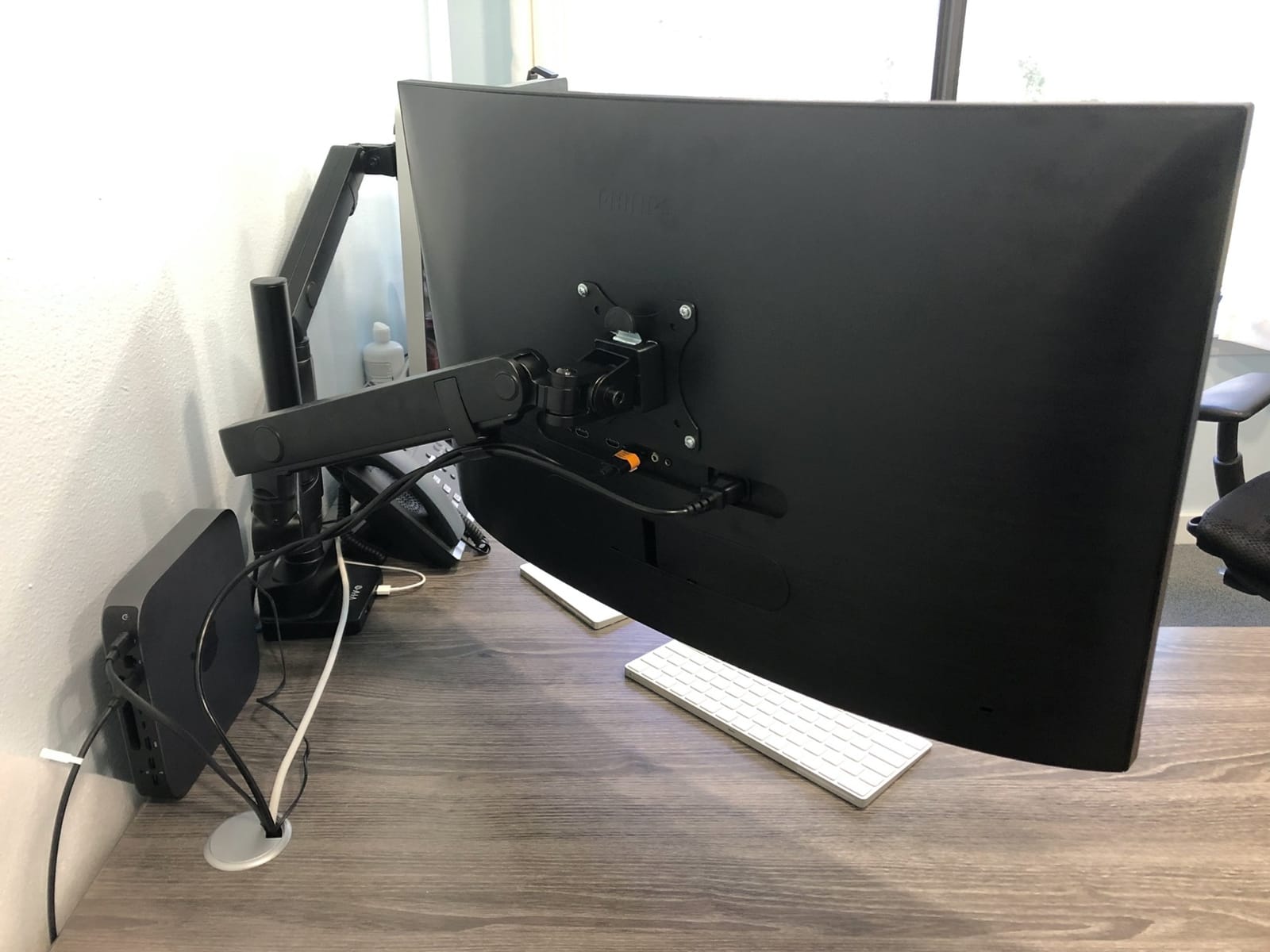 VIVO Premium Aluminum Full Motion Single Ultrawide Monitor Desk Mount Stand with Lift Engine Arm, Fits Screens up to 40 inches, STAND-V101BB customer photo 2