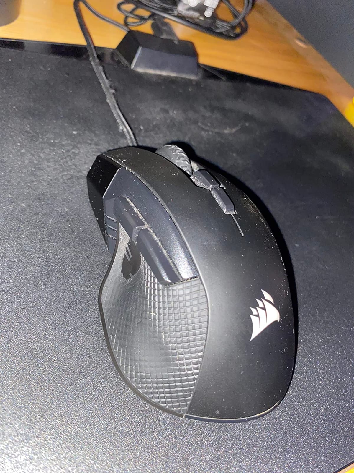 Corsair IRONCLAW RGB Wired FPS/MOBA Gaming Mouse - 18,000 DPI - 7 Programmable Buttons - Designed for Large Hands - iCUE Compatible - PC, Mac, PS5, PS4, Xbox - Black customer photo 2