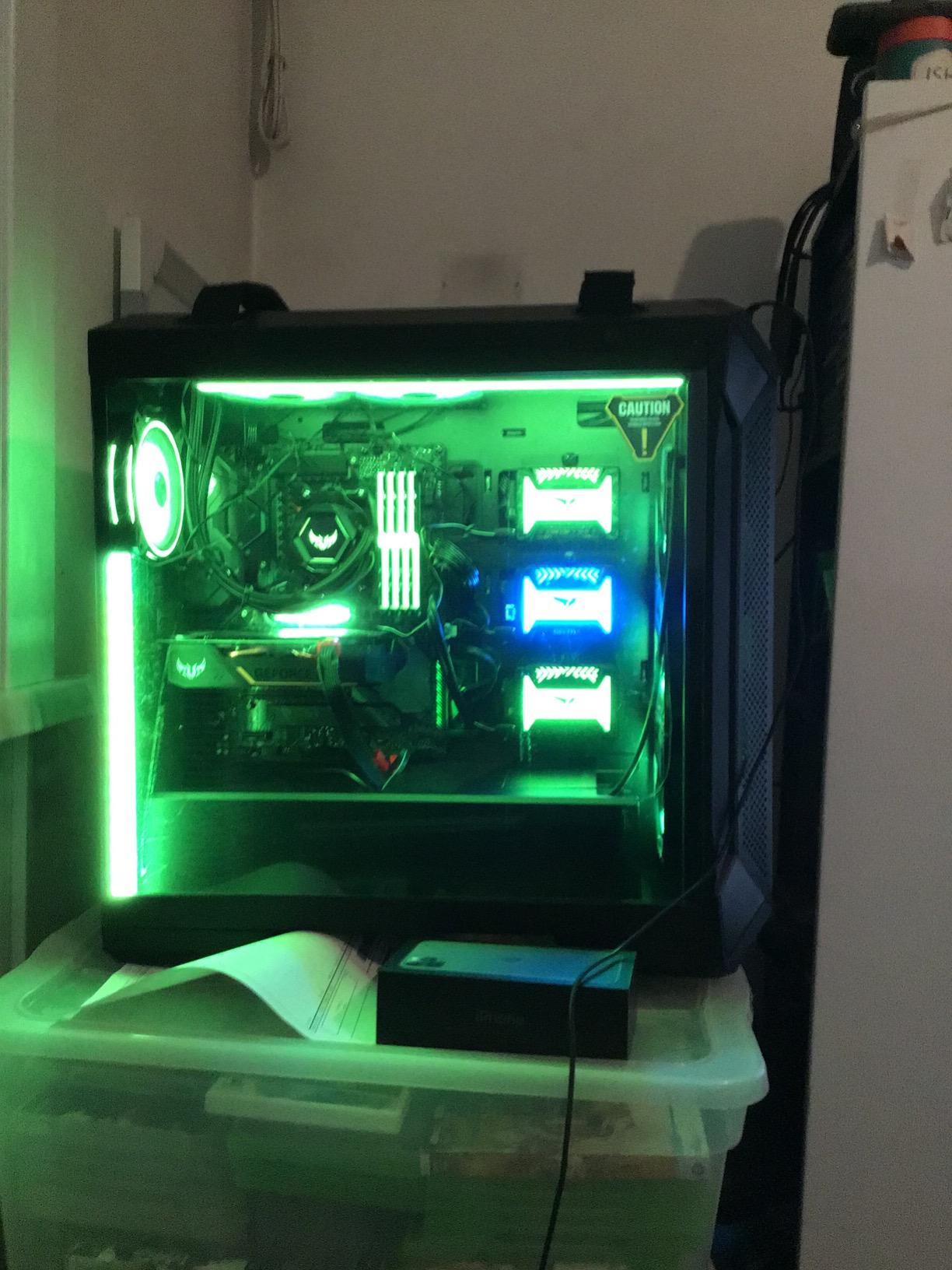 ASUS TUF Gaming GT501 E-ATX Full-Tower PC Case customer photo 1