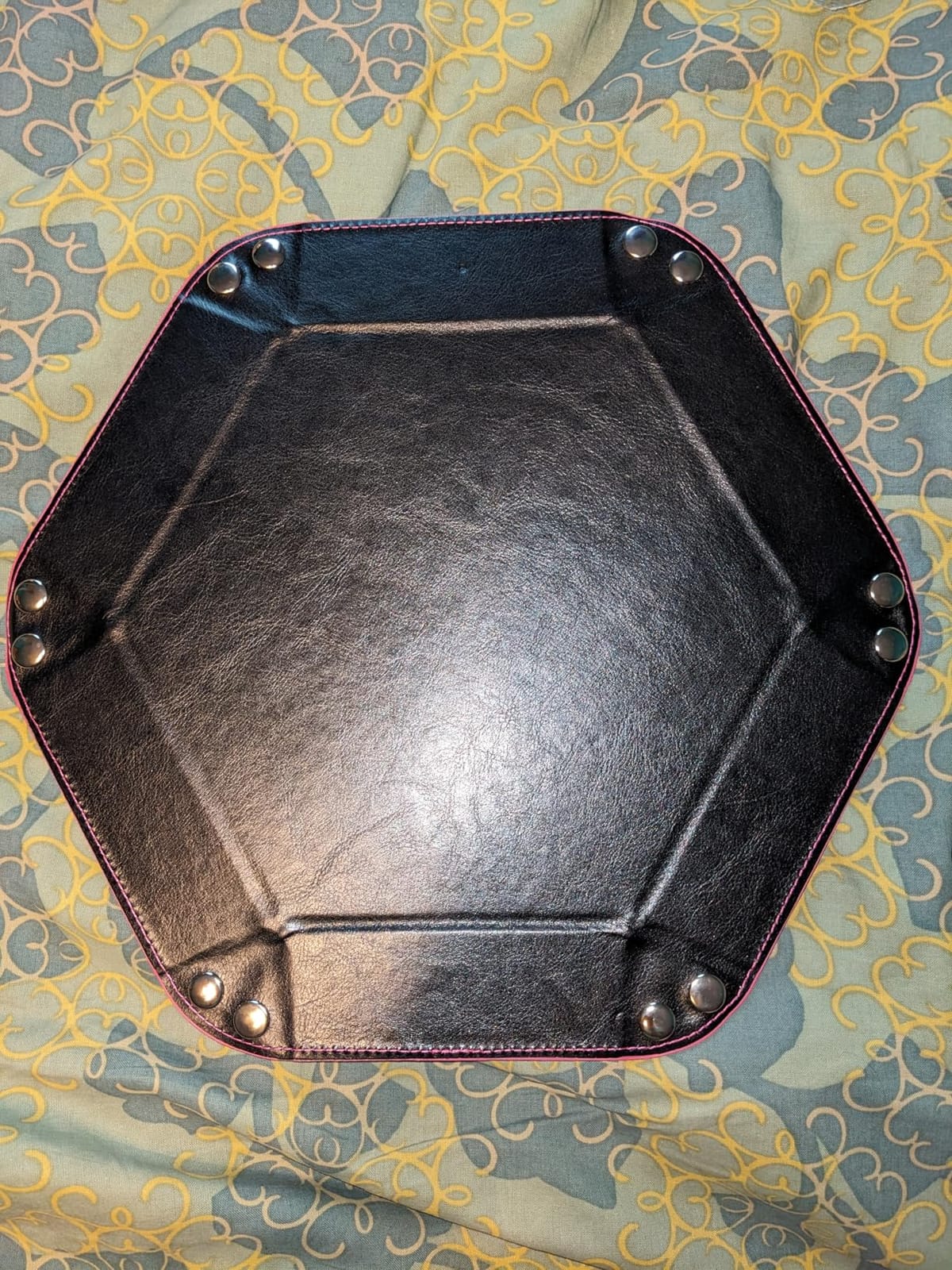 SIQUK Double Sided Dice Tray, Folding Hexagon PU Leather and Velvet Dice Holder for Dungeons and Dragons RPG Dice Gaming D&D and Other Table Games, Blue customer photo 1