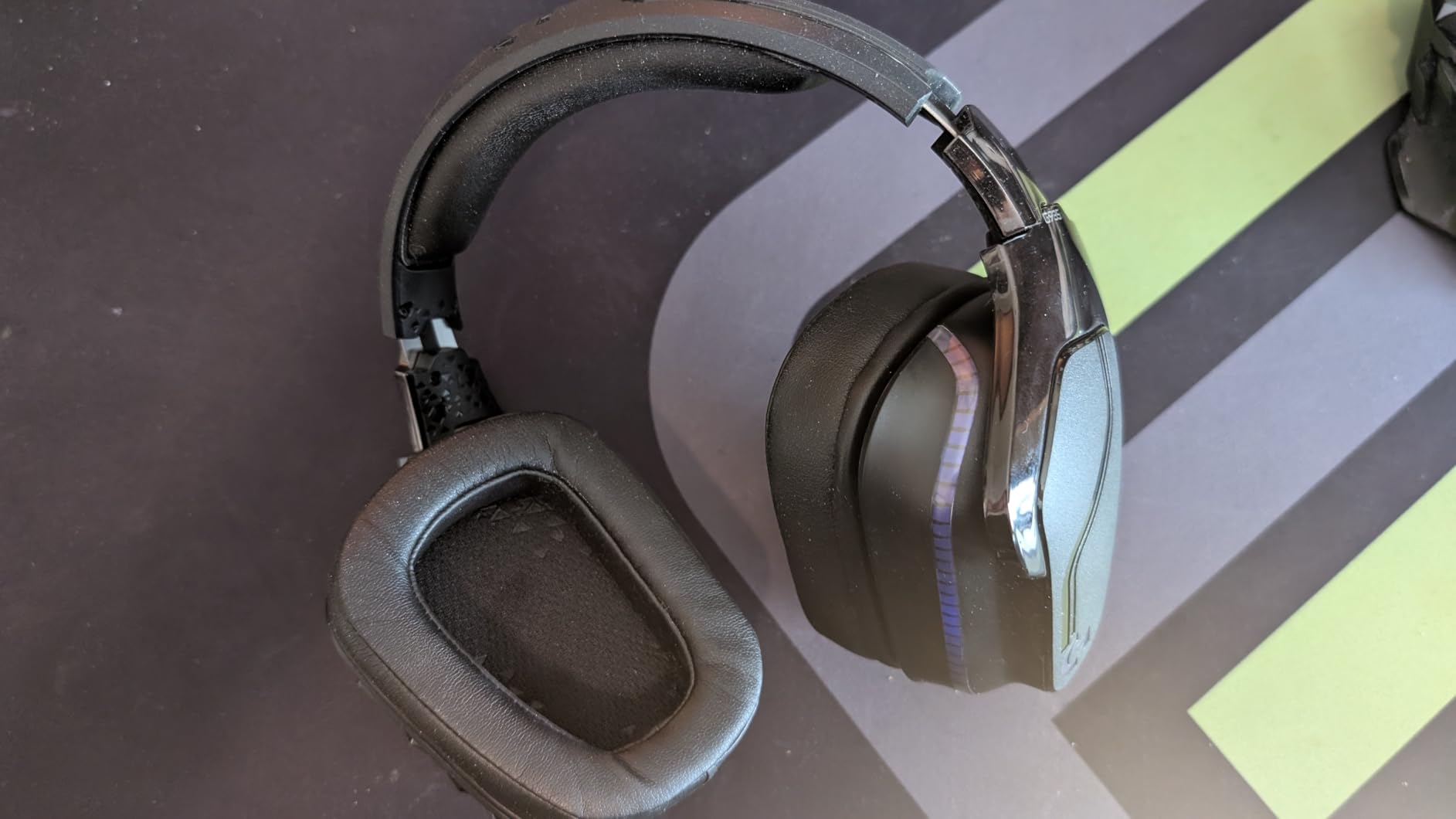 Logitech G935 LIGHTSYNC RGB Wireless Gaming Headset - Black/Blue | DTS:X, LIGHTSYNC RGB lighting customer photo 1