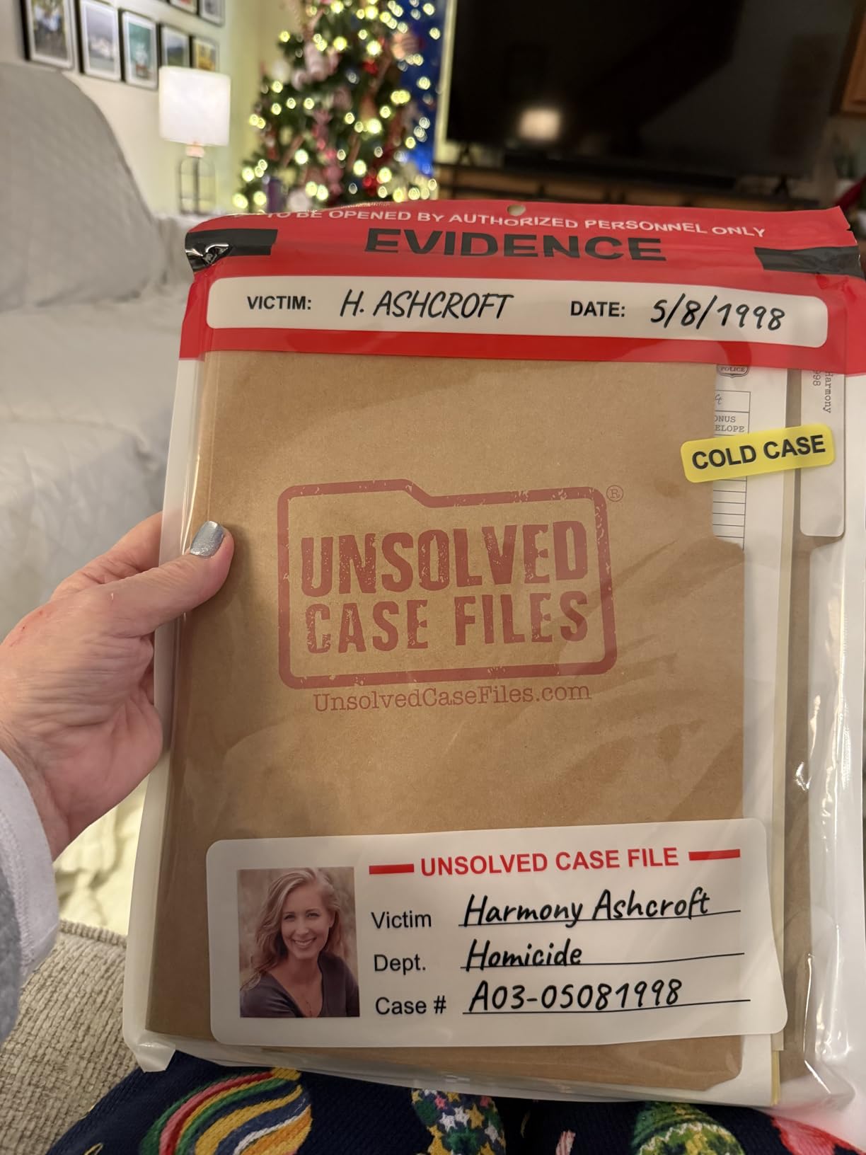 Unsolved Case Files | Ashcroft, Harmony - Cold Case Murder Mystery Game - Can You Solve The Crime? Who Killed Harmony? For Ages 14 and up customer photo 2