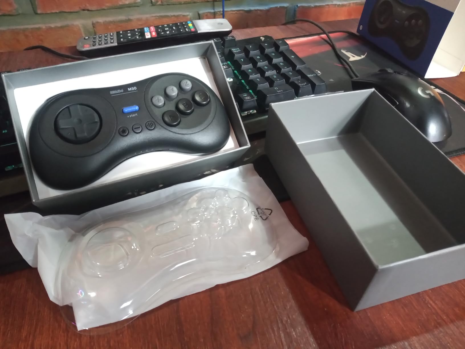8Bitdo M30 Bluetooth Controller for Switch, Windows and Android, 6-Button Layout for SEGA's Classic Games (Black) customer photo 1
