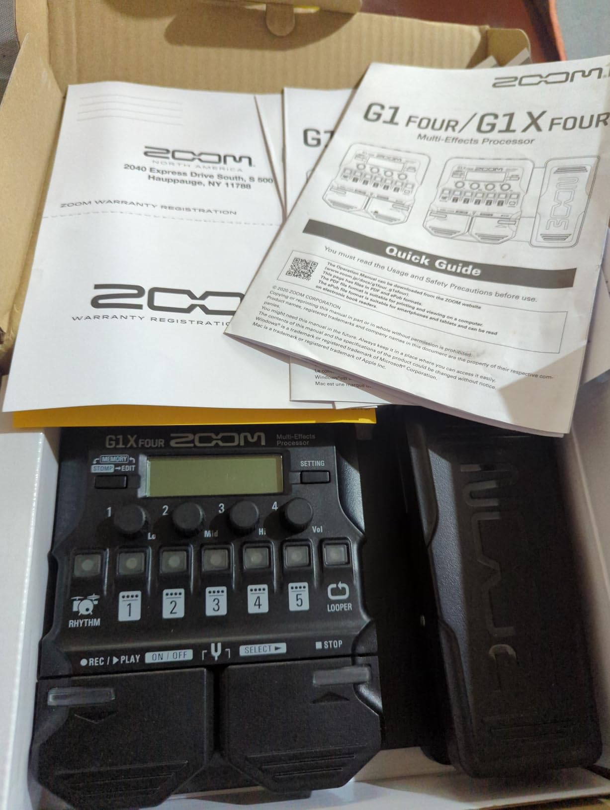 Zoom G1X Four Guitar Multi-Effects Processor with Expression Pedal customer photo 2
