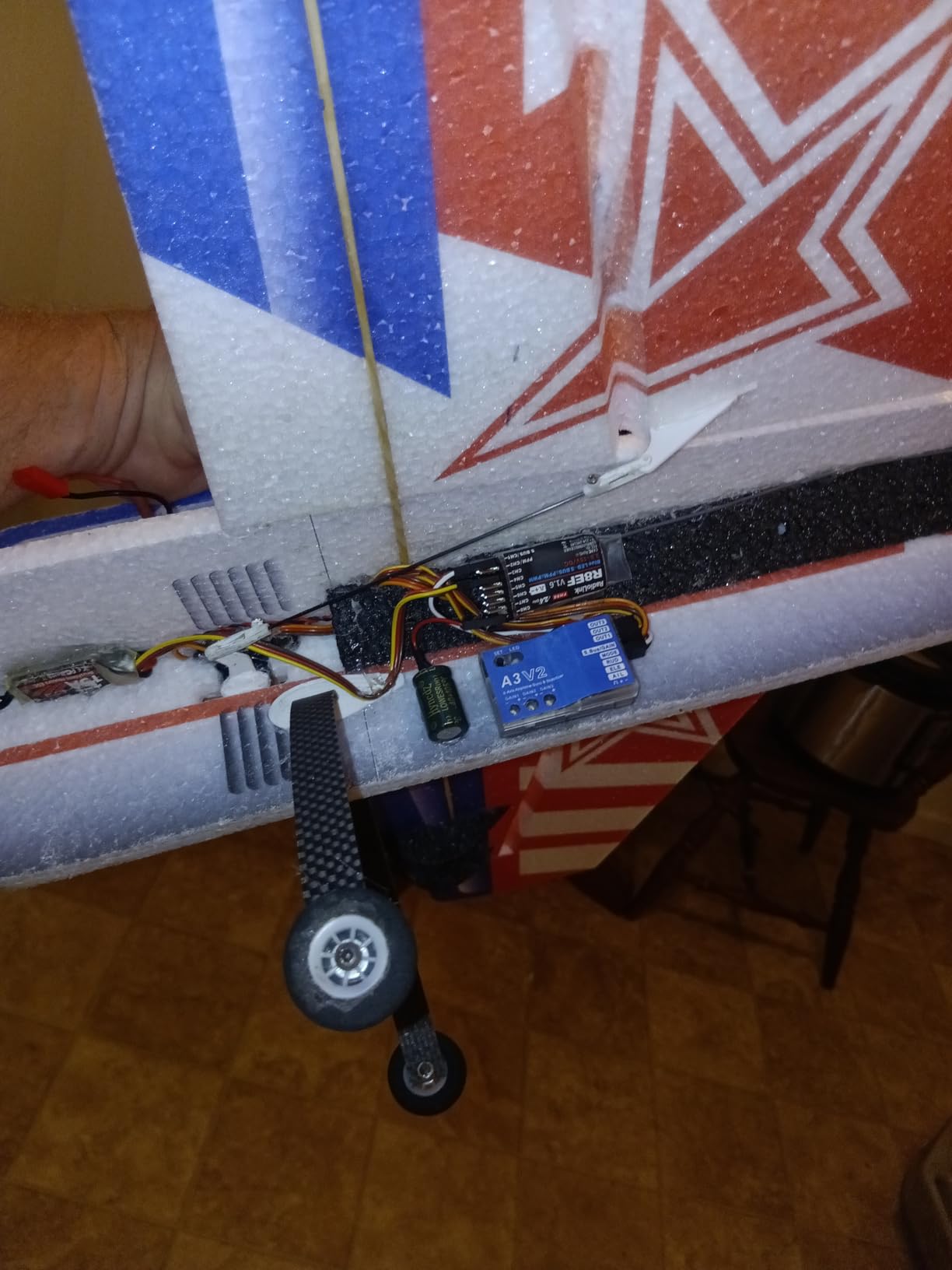Jadeshay RC Flight Controller, F50A 3 Axle Gyro A3 V2 Flight Controller Stabilizer System with Four Flight Modes for RC Fixed Wing Airplane Enthusiasts customer photo 1