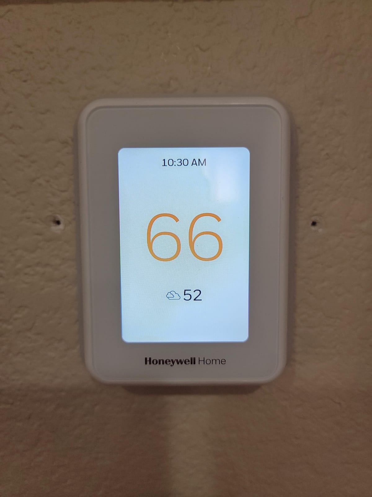 Honeywell Home T9 WiFi Smart Thermostat with 1 Smart Room Sensor, Touchscreen Display, White customer photo 1
