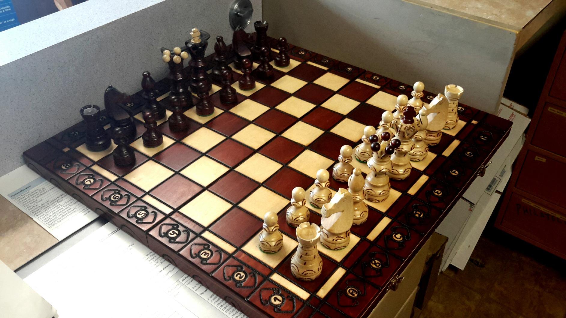 Husaria Ambassador Wooden Chess Set, 21.7 in customer photo 2
