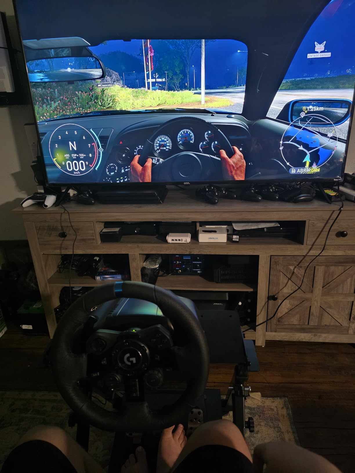 Logitech G923 Racing Wheel and Pedals for Playstation/PS5/PS4 & PC customer photo 1