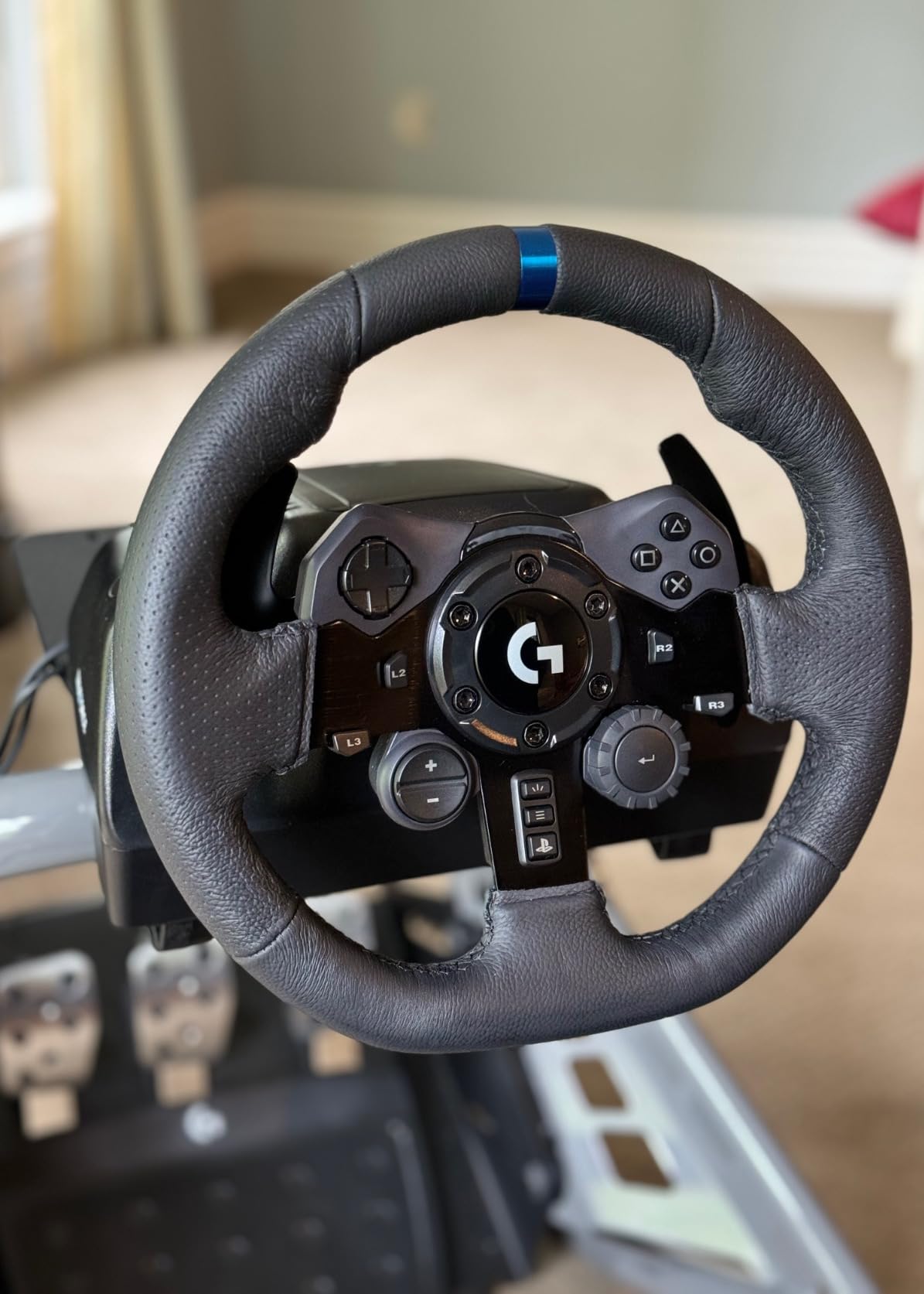 Logitech G923 Racing Wheel and Pedals for Playstation/PS5/PS4 & PC customer photo 2