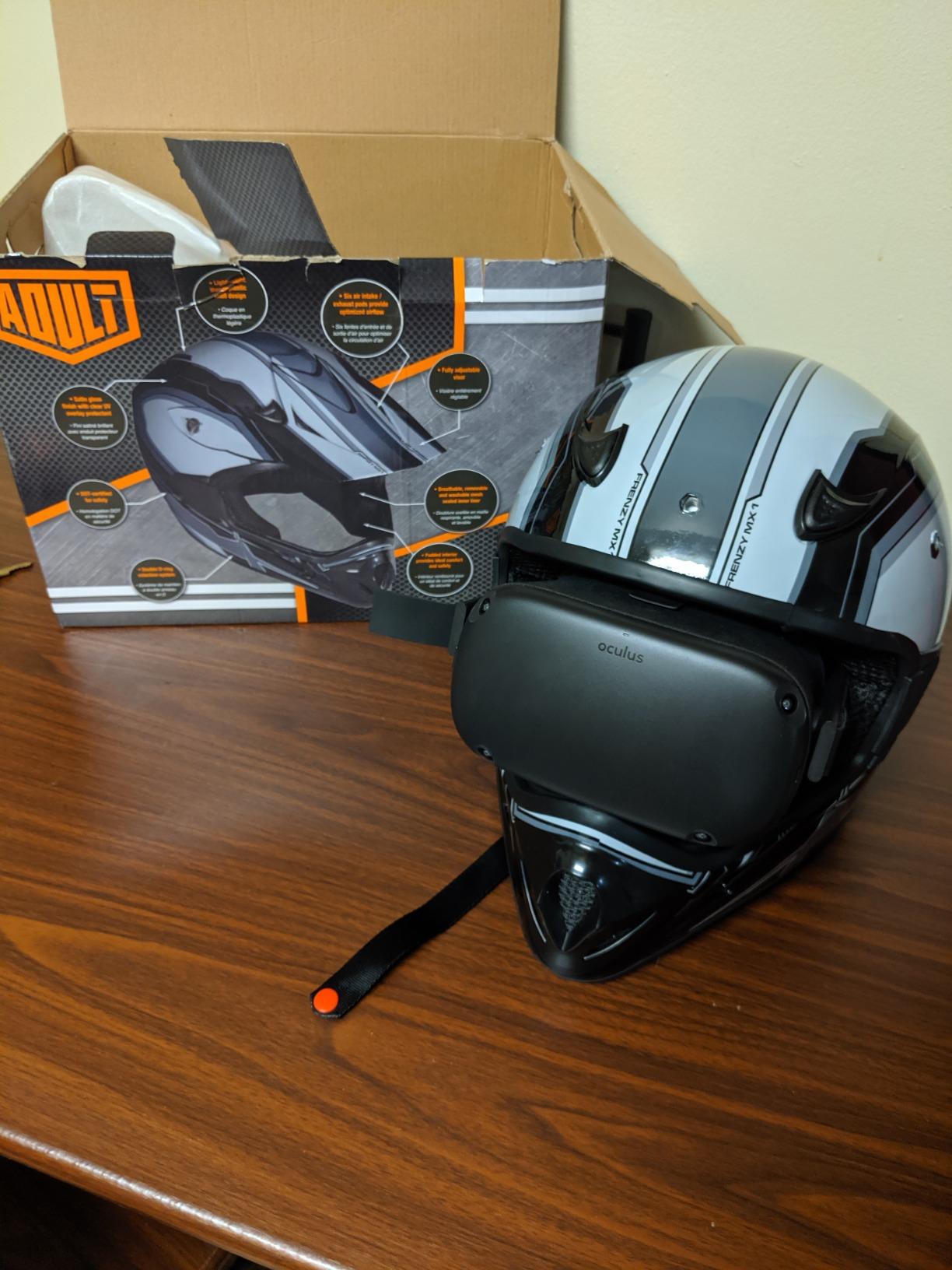 Oculus Quest All-in-one VR Gaming Headset - 128GB customer photo 1