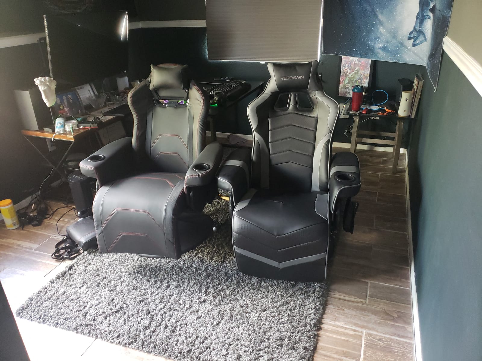 Respawn 900 Gaming Recliner Chair with Footrest, Cup Holder and Swivel | Ergonomic gaming recliner with footrest, cup holder, lumbar support, 135 recline & 360 swivel for console gaming customer photo 2