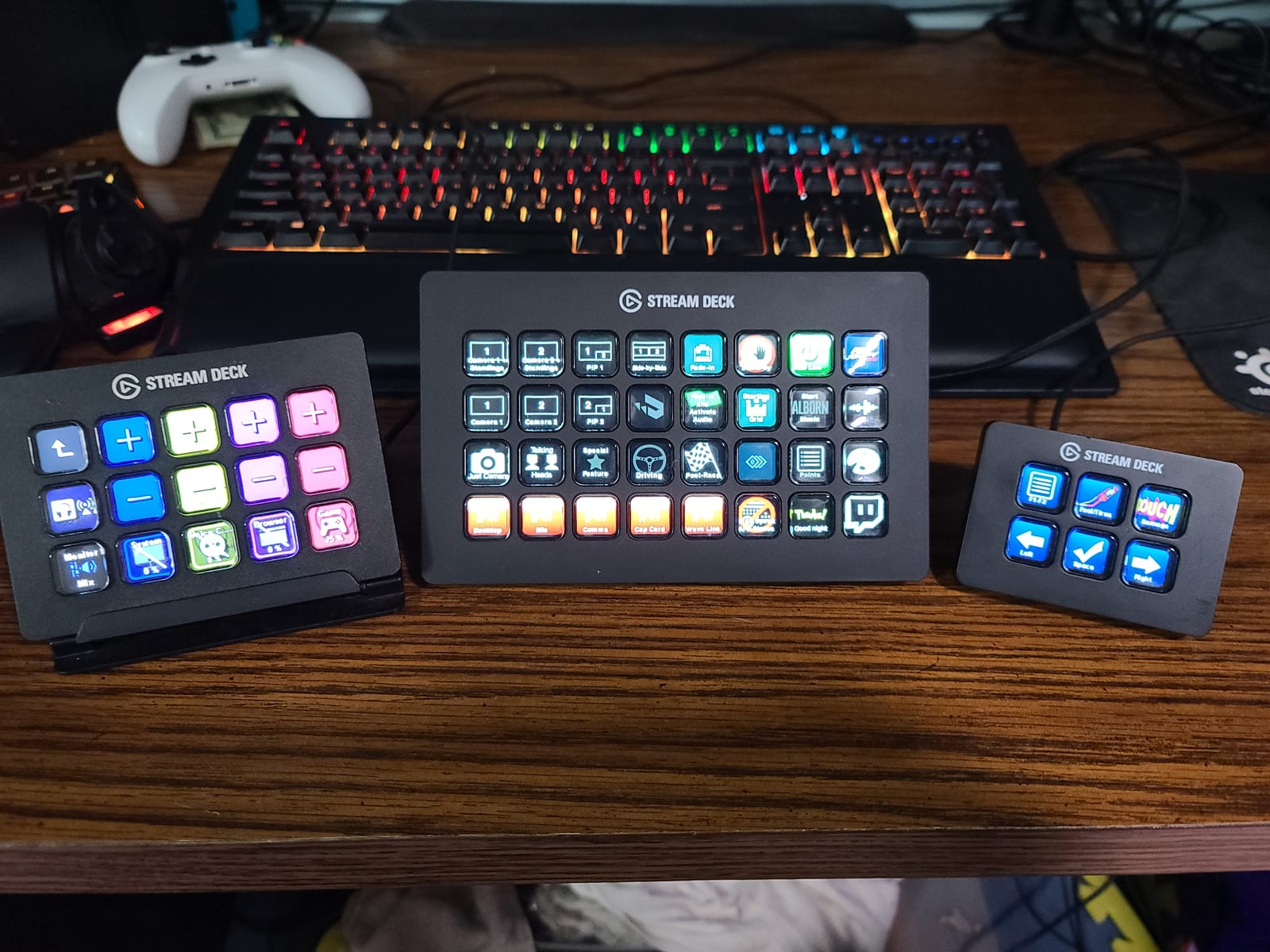 Stream Deck XL Advanced Studio Controller, 32 Keys | Instantly trigger unlimited actions, Powerful integrations, Visual feedback, Custom icon packs, Works with Mac and PC customer photo 2