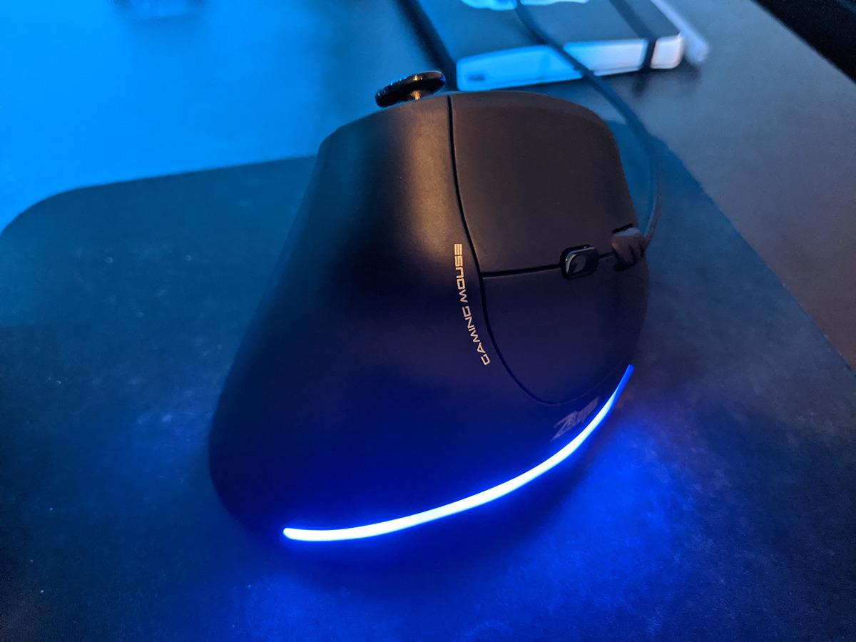 Vertical Mouse, Ergonomic USB Wired Vertical Mouse with 5 D Rocker, 10000 DPI, 11 Programmable Buttons, RGB Gaming Mouse for Gamer/PC/Laptop/Computer customer photo 2