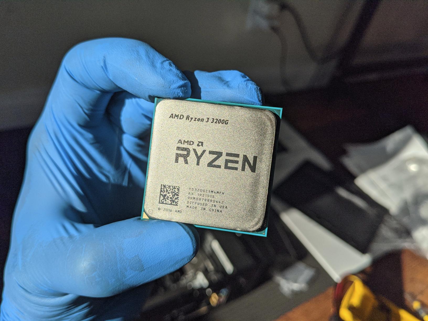AMD Ryzen 3 3200G 4-core unlocked desktop processor with Radeon Graphics customer photo 2