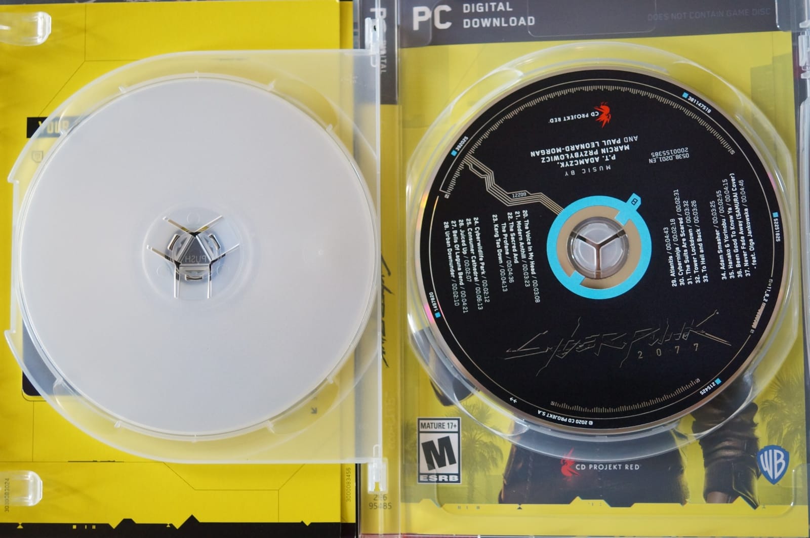 Cyberpunk 2077 - PC [Game Download Code in Box] customer photo 2