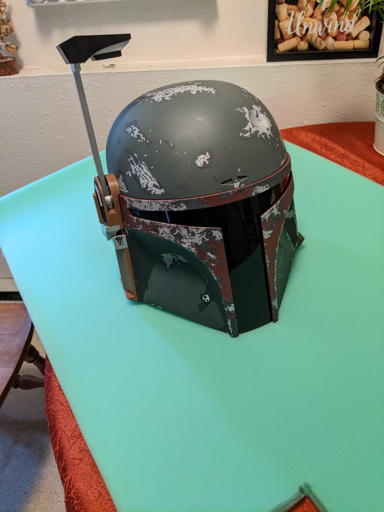 Star Wars The Black Series Boba Fett Premium Electronic Helmet, The Empire Strikes Back Full-Scale Roleplay Collectible customer photo 1