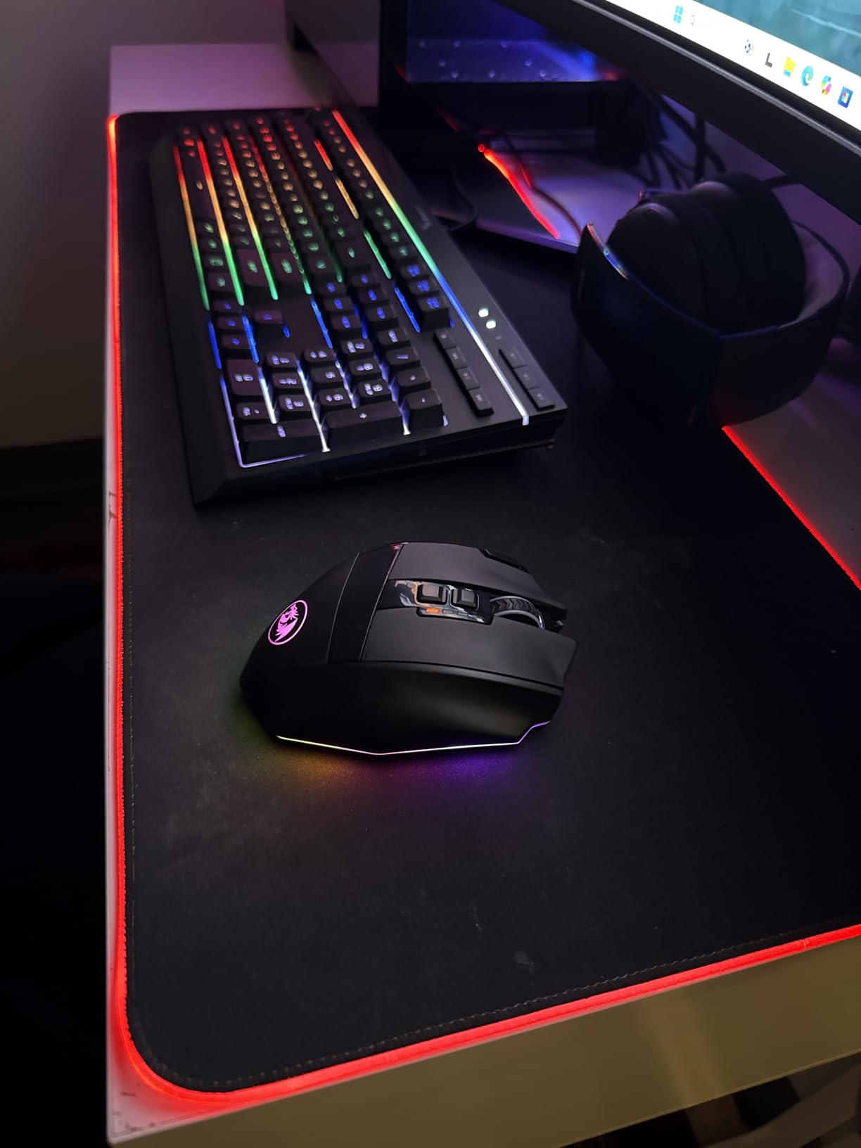 Redragon M801 Wireless Gaming Mouse, RGB Gaming Mouse with MMO 9 Programmable Macro Editing Buttons, UP 16000 Adjustable DPI, Rapid Fire Button for Game, Windows,PC - Wireless, Black customer photo 2