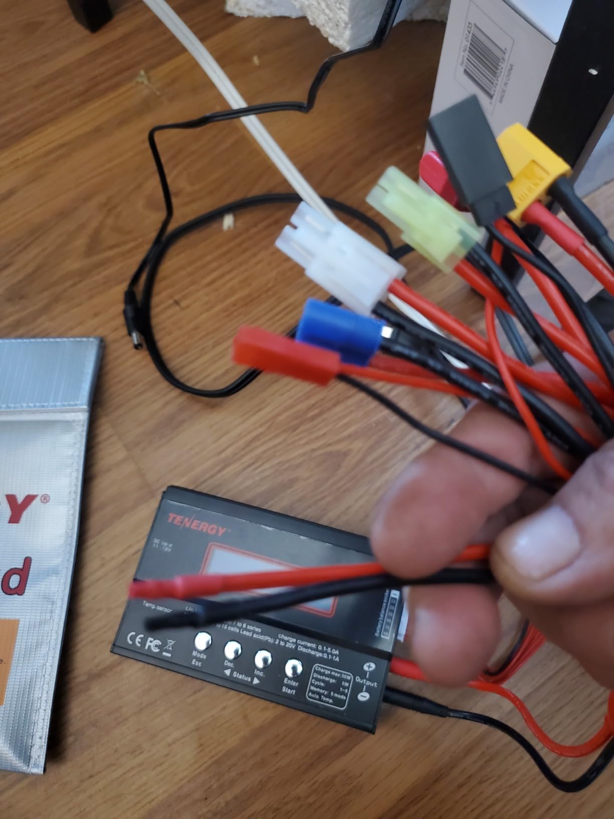 Tenergy 1S-6S Digital Battery Pack Charger for Li-Fe/Li-PO/NiCd/NiMH Packs Balance Charger Discharger w/Tamiya/JST/EC3/HiTec/Deans Connectors + Lipo Bag customer photo 2