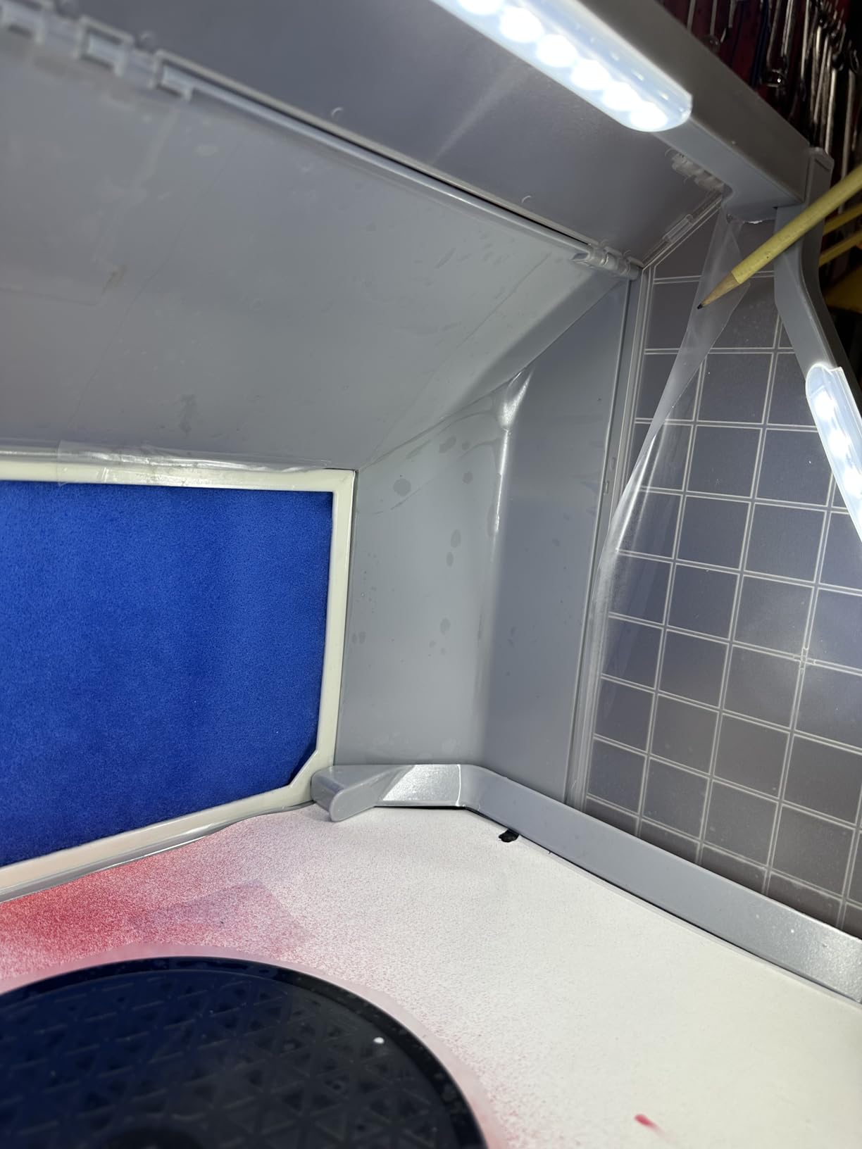 Airbrush Spray Booth with LED Lights, Turntable for Model Painting | Large 21.7