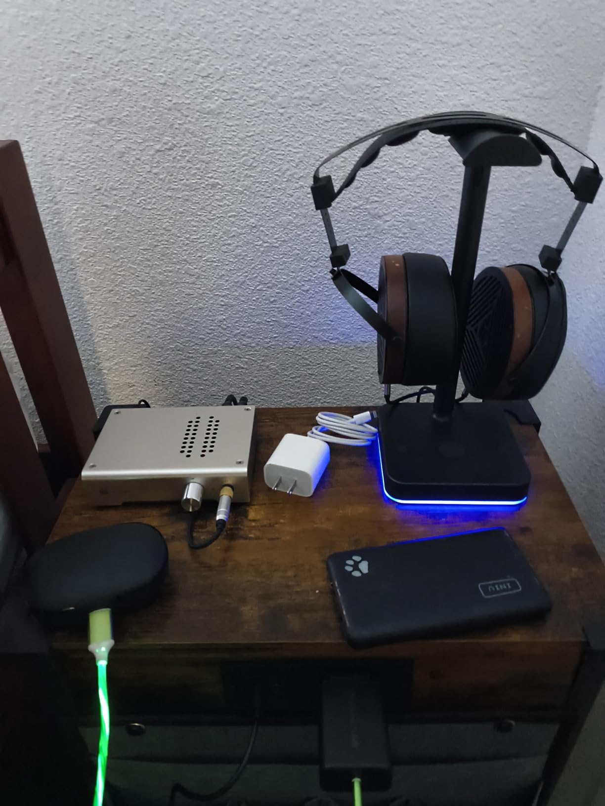 KAFRI RGB Headphone Stand with Wireless Charger Desk Gaming Headset Holder Hanger Rack with 10W/7.5W Fast Charge QI Wireless Charging Pad - Suitable for Gamer Desktop Table Game Earphone Accessories customer photo 2