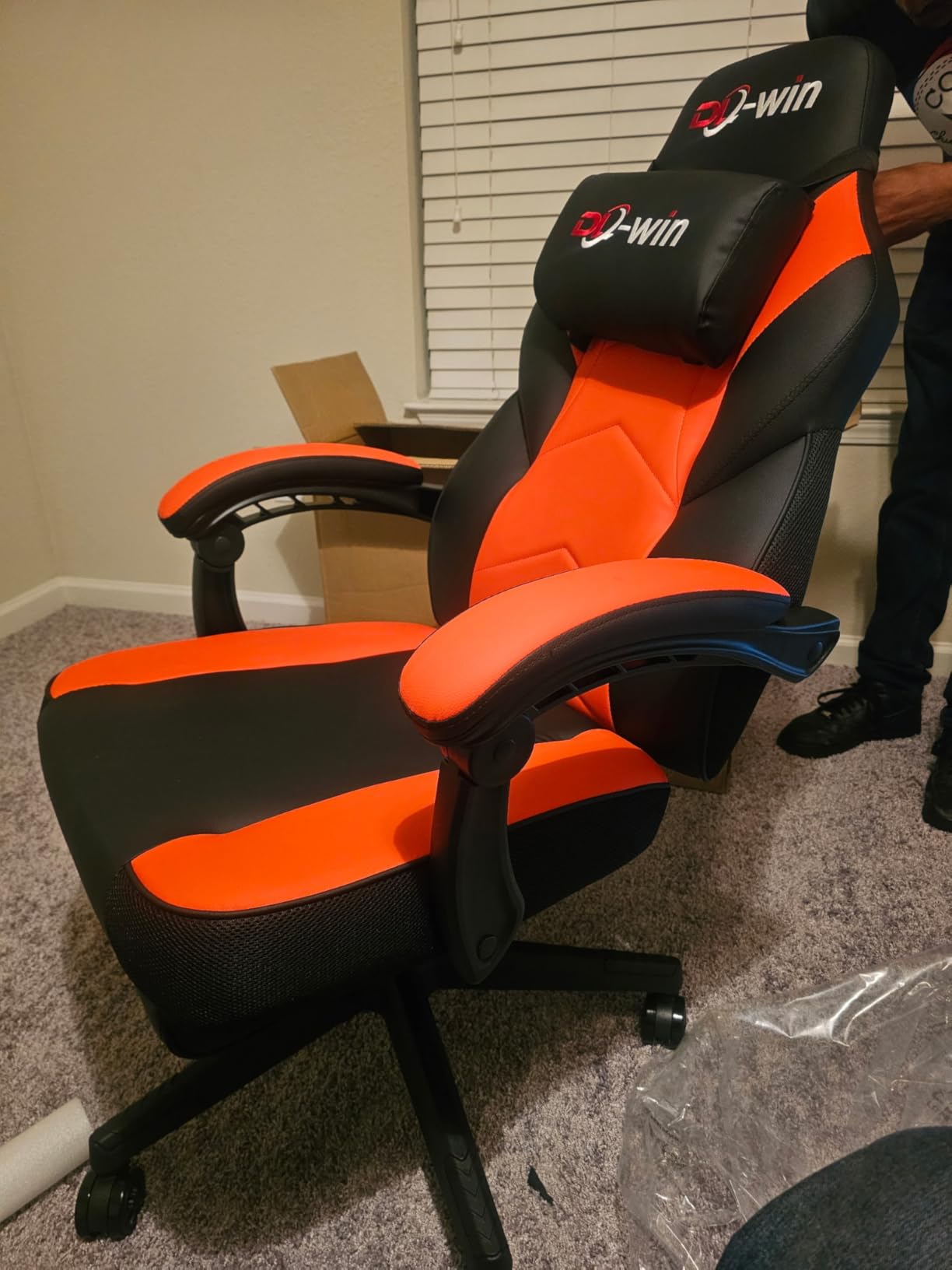 LEMBERI Ergonomic Gaming Chair with Footrest, 400lb Weight Capacity, Gray | Big and tall racing style computer video game chair for adults, PU leather with headrest and lumbar support customer photo 2