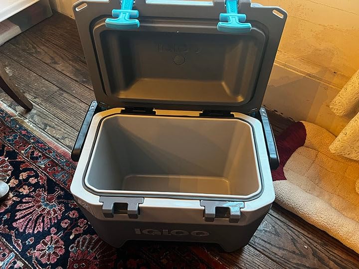 Igloo BMX Cooler | Insulated Hard Shell Ice Chest customer photo 2
