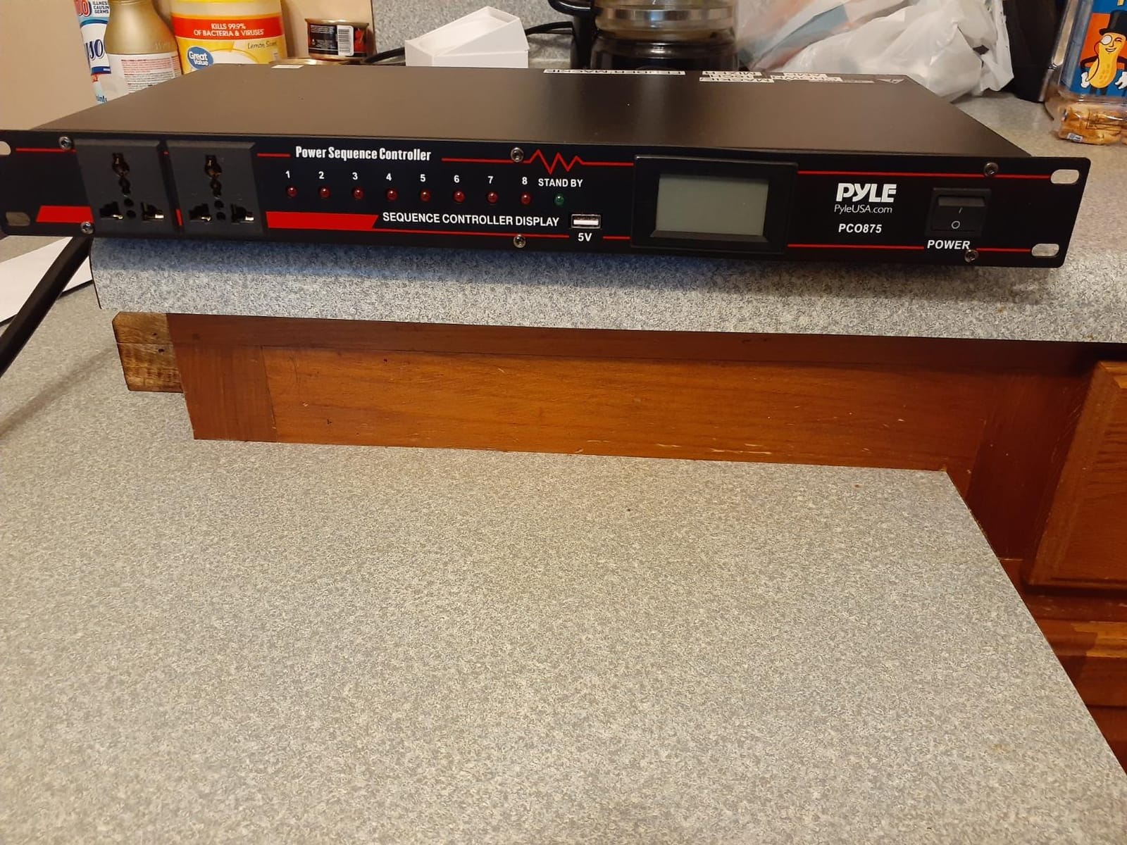 Pyle 10 Outlet Power Sequencer Conditioner - 13 Amp 2000W Rack Mount Pro Audio Digital Power Supply Controller Regulator w/Voltage Readout, Surge Protector, for Home Theater Stage/Studio Use - PCO875 customer photo 2