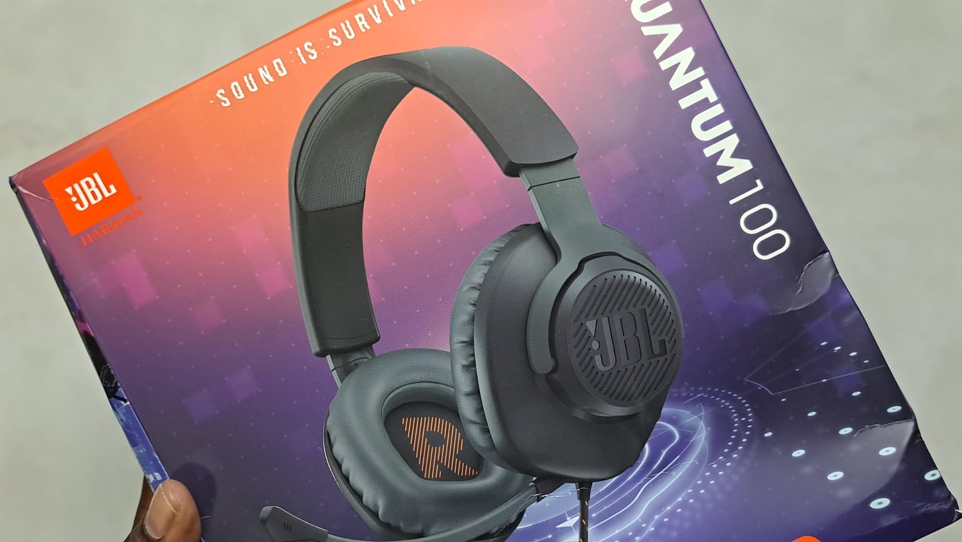 JBL Quantum 100 Wired Over-Ear Gaming Headphones White Large | JBL QuantumSOUND Signature, memory foam comfort customer photo 1