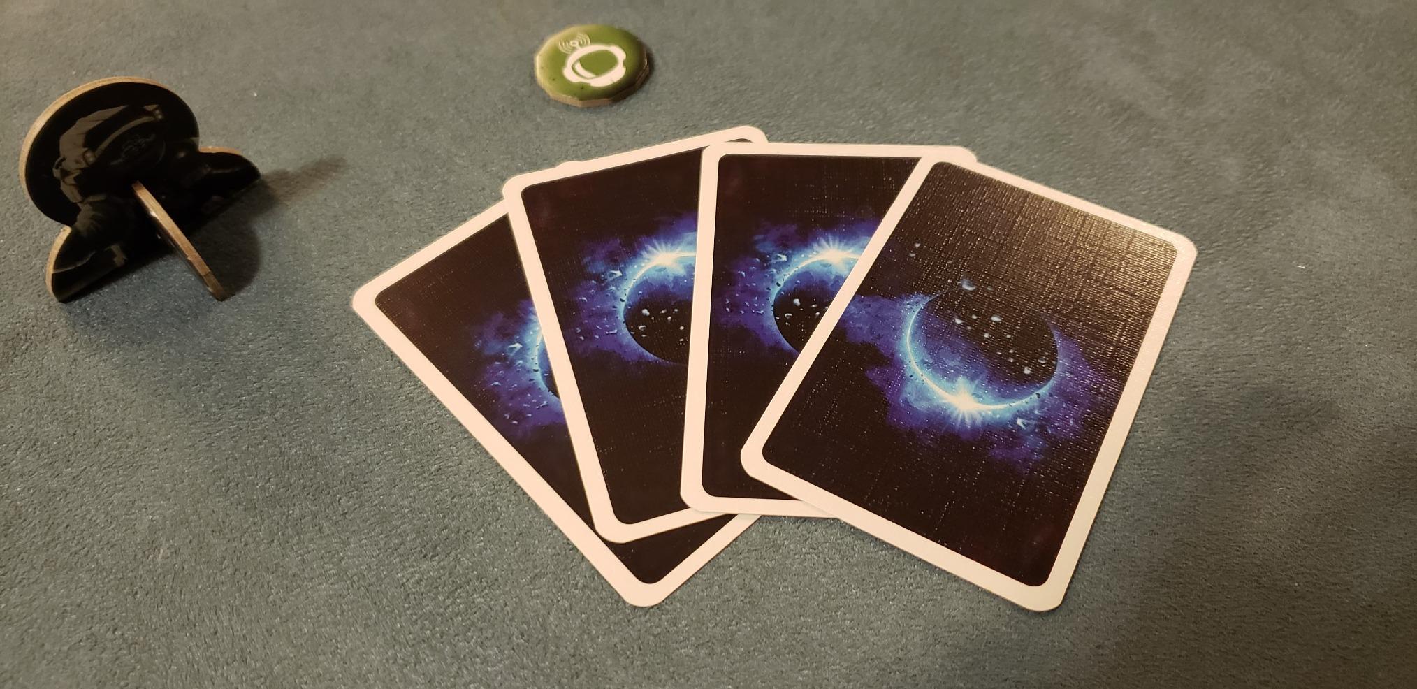 Thames & Kosmos The Crew - Quest for Planet Nine | Card Game | Kennerspiel des Jahres Winner | Cooperative | 3-5 Players | Ages 10+ | Trick-Taking | 50 Levels of Difficulty | Endless Replay customer photo 2