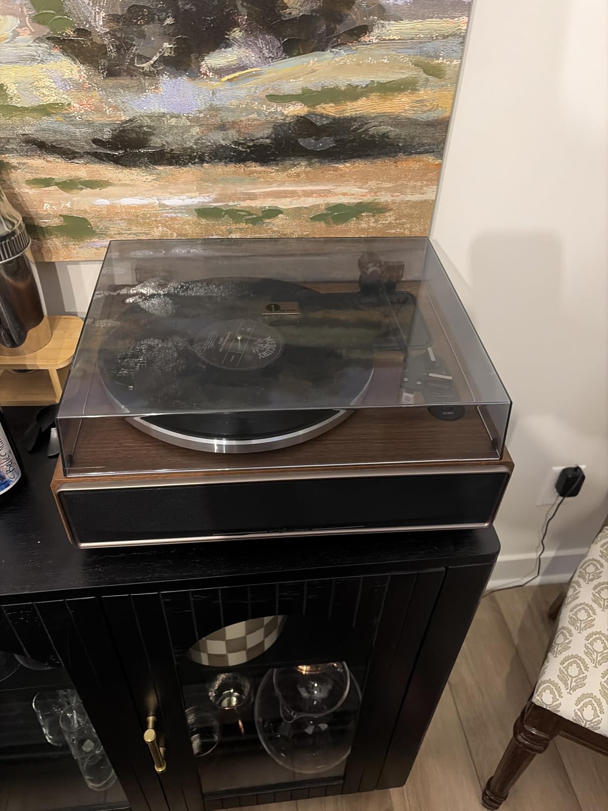 1 BY ONE High Fidelity Belt Drive Turntable with Built-in Speakers | Vinyl Record Player with Magnetic Cartridge, Wireless Playback and Aux-in Functionality, Auto Off customer photo 2